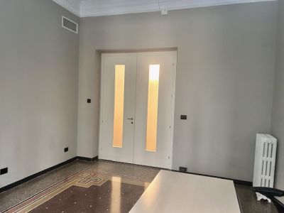 Affittasi una o due stanze uso studio.